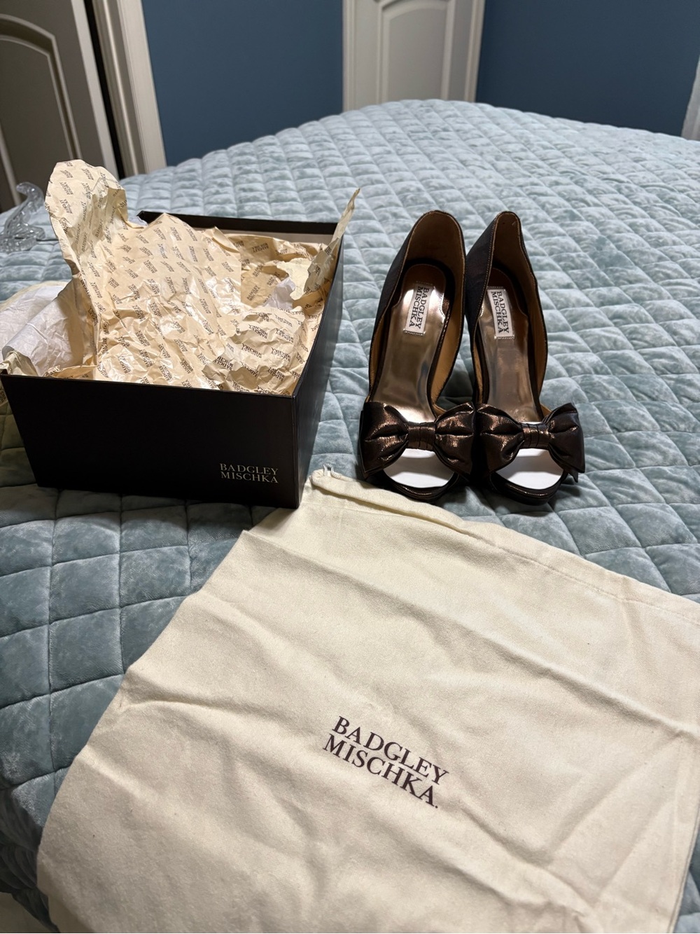 Badgley Mischka Bronze Metallic Bow Peep-Toe Heels - Picture 3 of 9